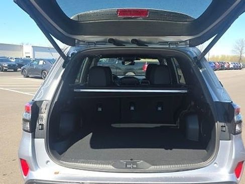 Used 2025 Subaru Forester Limited image 6