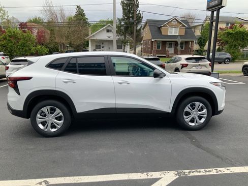 New 2026 Chevrolet Trax LS w/ Driver Confidence Package FWD image 8