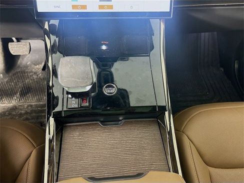 Used 2024 Land Rover Range Rover Sport SE image 19