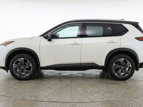 Used 2025 Nissan Rogue SV AWD/4WD image 5