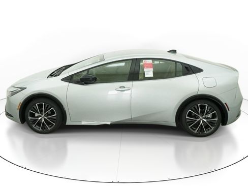 New 2026 Toyota Prius XLE FWD image 3