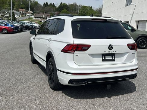 Used 2022 Volkswagen Tiguan SE R-Line image 5