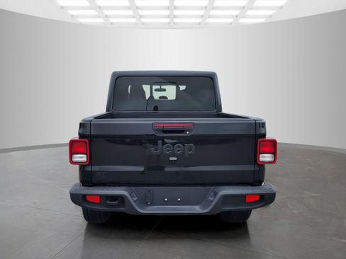 Used 2025 Jeep Gladiator Sport AWD/4WD image 5