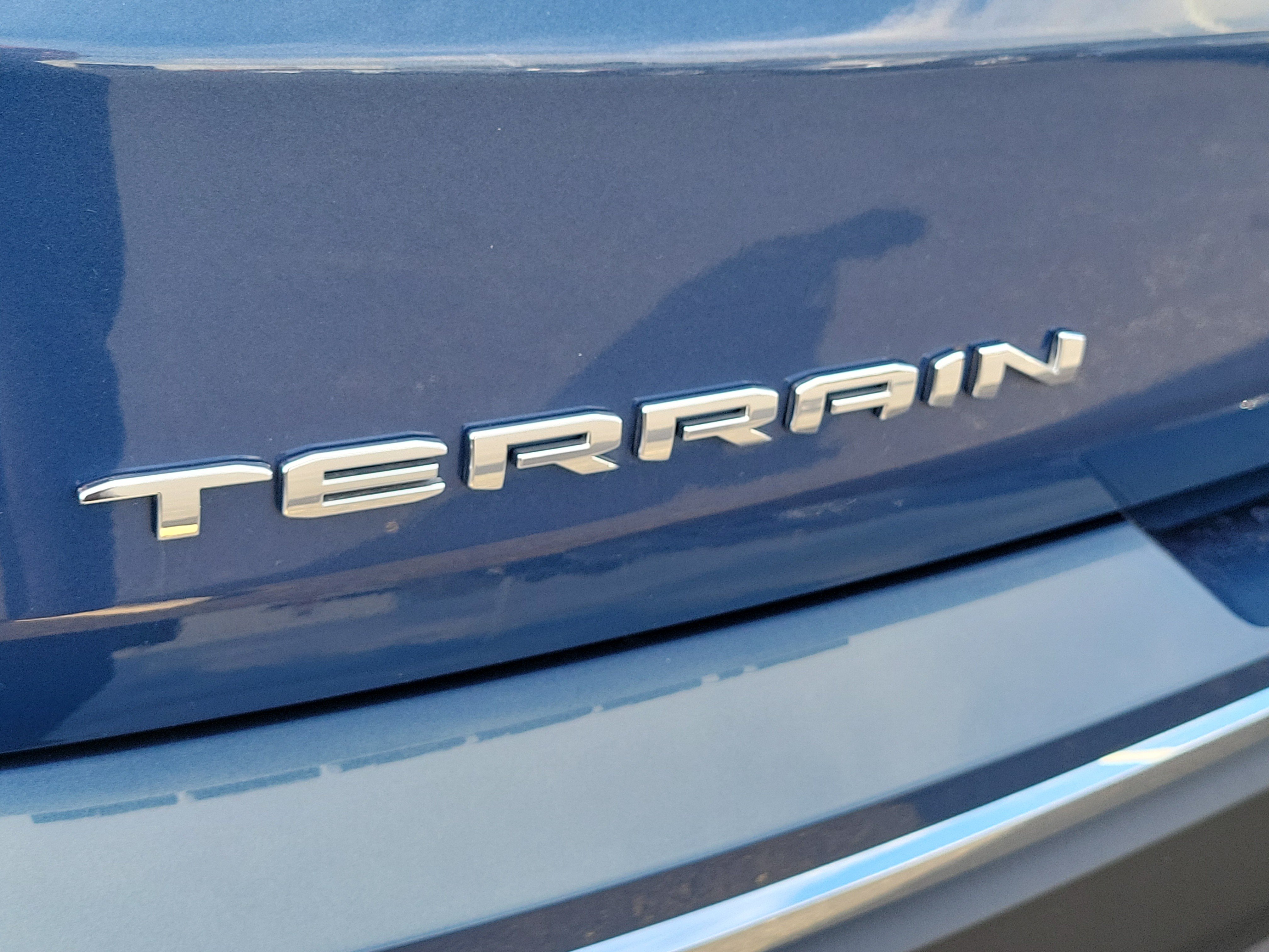 Used 2024 GMC Terrain SLT AWD/4WD image 6