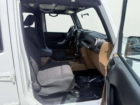 Used 2012 Jeep Wrangler Unlimited Sahara w/ Dual Top Group AWD/4WD image 12