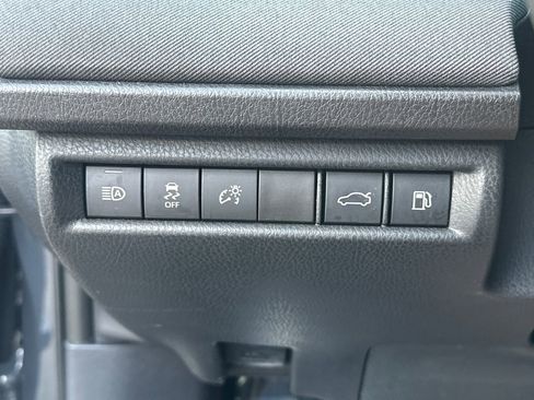 Used 2025 Toyota Camry LE FWD image 21