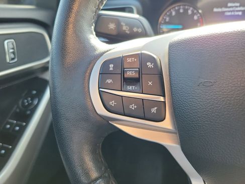 Used 2023 Ford Explorer XLT w/ Equipment Group 202A image 25