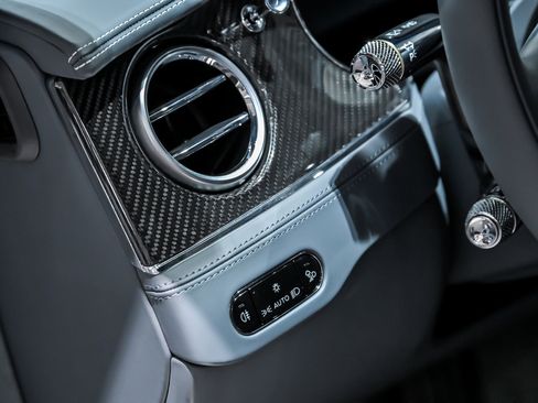 Used 2024 Bentley Continental GT image 30