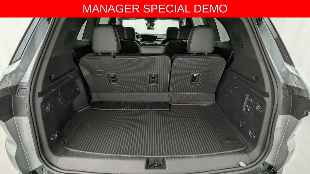 Used 2026 Buick Enclave Sport Touring w/ Power Package AWD/4WD image 33