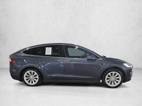 Used 2020 Tesla Model X Long Range image 4