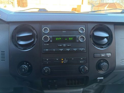 Used 2015 Ford F250 XL w/ Power Equipment Group AWD/4WD image 17