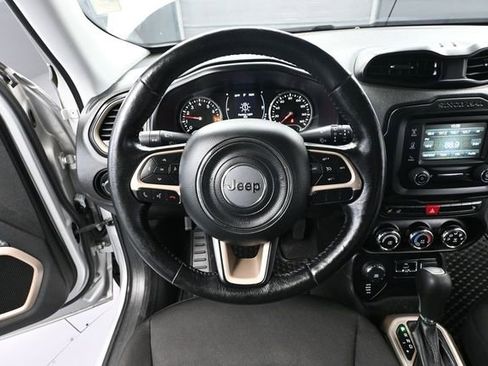 Used 2017 Jeep Renegade Latitude w/ Cold Weather Group AWD/4WD image 24