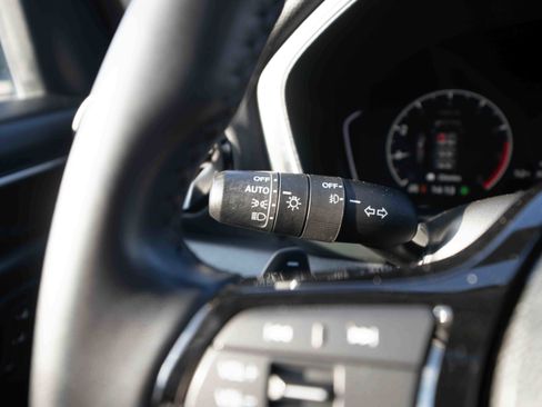 Used 2024 Honda Pilot Touring image 13