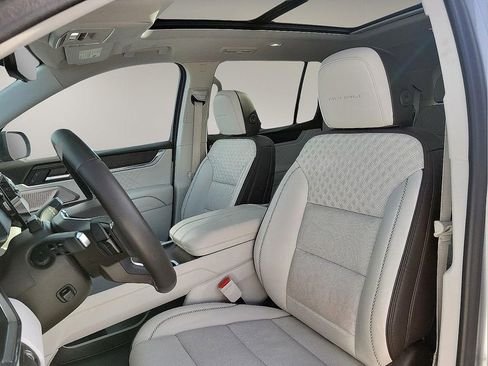 Used 2024 GMC Acadia Denali w/ Super Cruise Package image 12