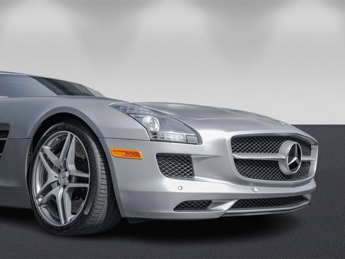 Used 2012 Mercedes-Benz SLS AMG Coupe image 9