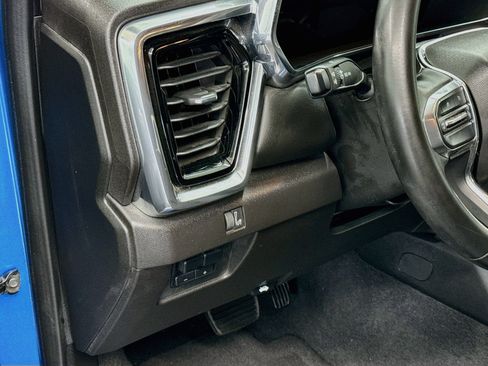 Used 2024 GMC Canyon Elevation w/ Elevation Premium Package RWD image 17