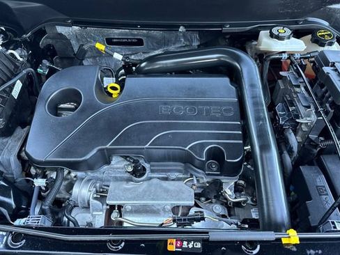 Used 2024 Chevrolet Equinox LT image 55