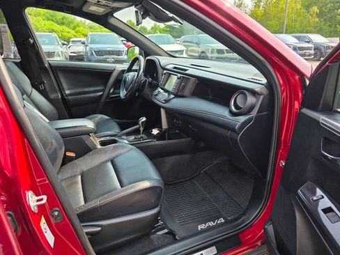Used 2018 Toyota RAV4 SE w/ Power Extra Value Package AWD/4WD image 12