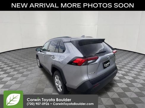 Used 2020 Toyota RAV4 XLE w/ XLE Grade Weather Package AWD/4WD image 5