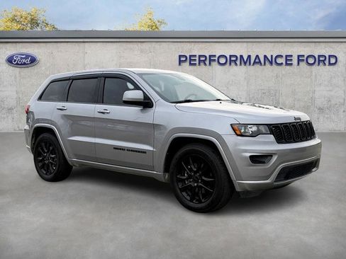 Used 2021 Jeep Grand Cherokee Laredo X image 5
