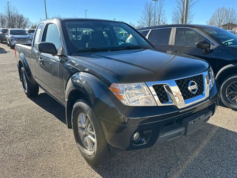 Certified 2021 Nissan Frontier SV image 3