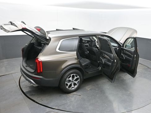 Used 2021 Kia Telluride EX image 43
