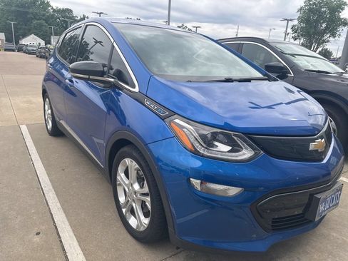 Used 2017 Chevrolet Bolt LT FWD image 2