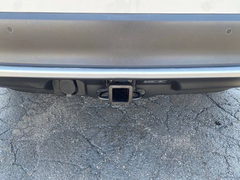 Used 2022 Honda Pilot Touring image 4
