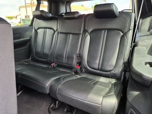 Used 2024 Jeep Wagoneer L Series II w/ Flexible Seating Group AWD/4WD image 20