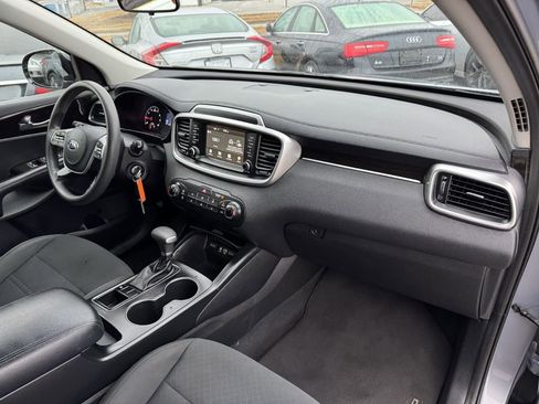 Used 2020 Kia Sorento LX image 26
