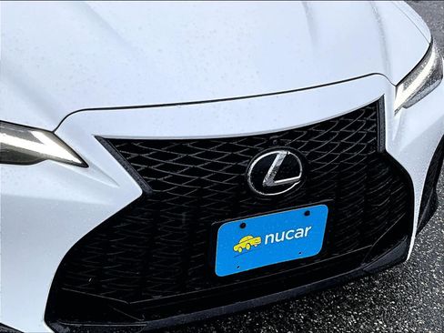 Used 2023 Lexus IS 500 image 31