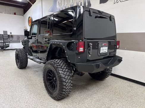 Used 2015 Jeep Wrangler Unlimited Rubicon image 7