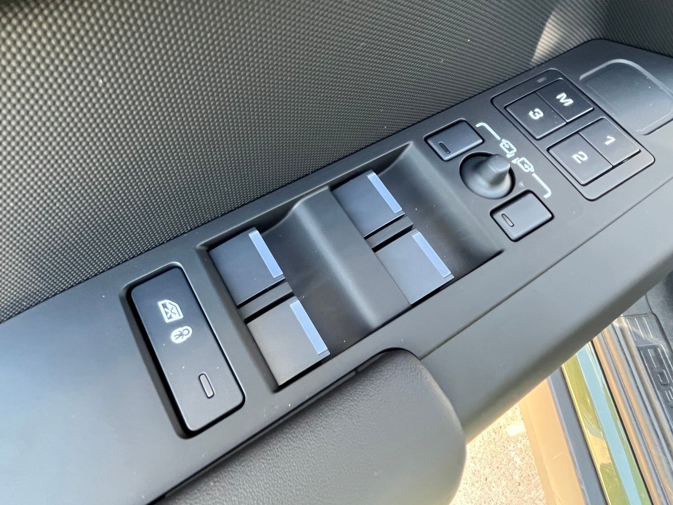 Used 2026 Land Rover Defender 110 S AWD/4WD image 12