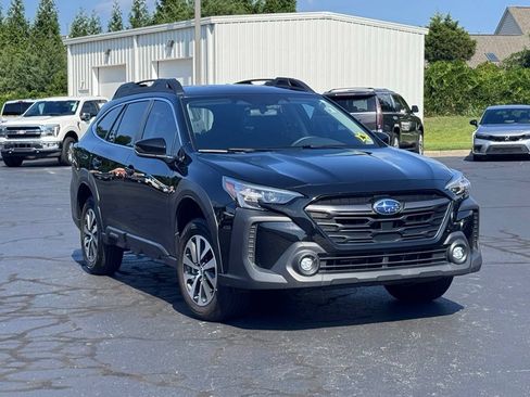 Used 2023 Subaru Outback Premium AWD/4WD image 1