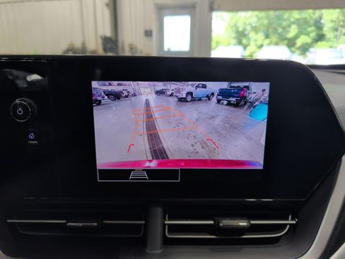 Used 2024 Chevrolet Trax LS w/ LS Convenience Package FWD image 11