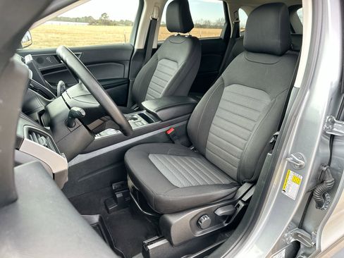 Used 2024 Ford Edge SE w/ Black Appearance Package AWD/4WD image 11