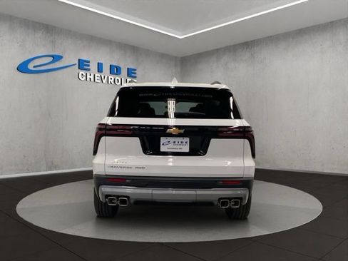 New 2026 Chevrolet Traverse LT w/ Driver Confidence Package AWD/4WD image 7