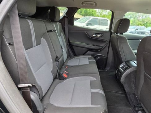 Used 2025 Chevrolet Blazer LT FWD image 18