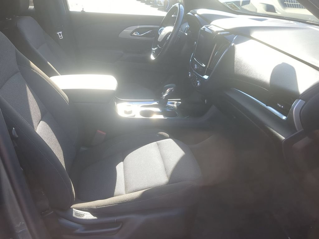Used 2022 Chevrolet Traverse LT w/ LPO, Floor Liner Package AWD/4WD image 32
