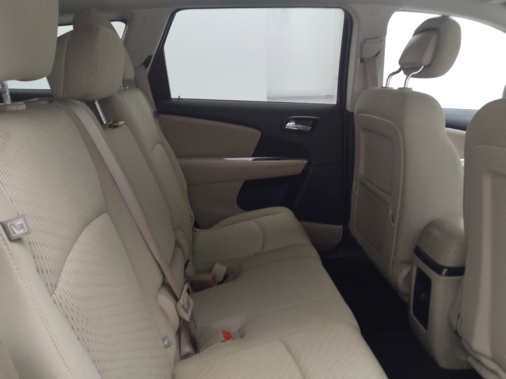 Used 2016 Dodge Journey SXT w/ Comfort/Convenience Group FWD image 19