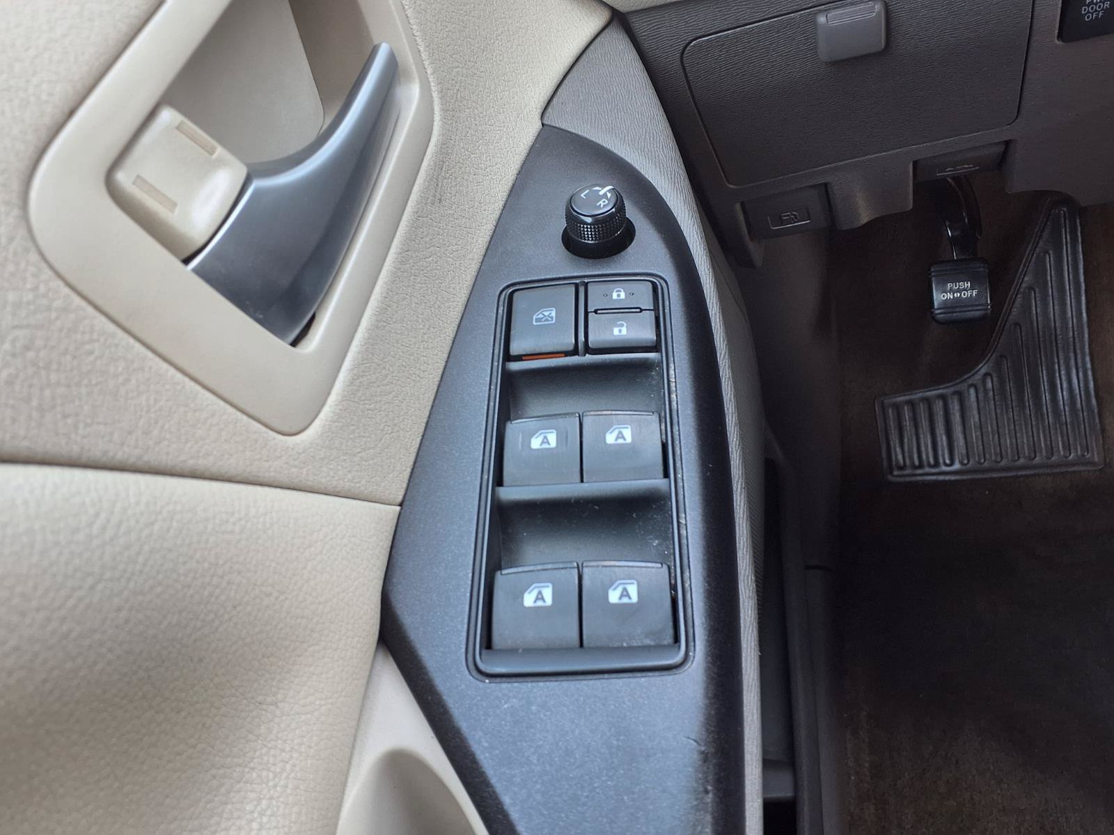 Used 2016 Toyota Sienna LE FWD image 9