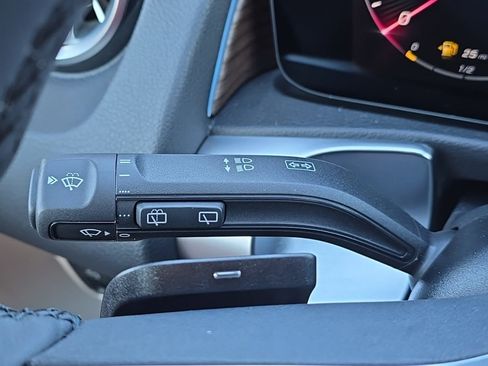 New 2026 Mercedes-Benz GLB 250 4MATIC image 21