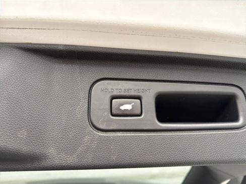 Used 2023 Honda Pilot Touring image 32