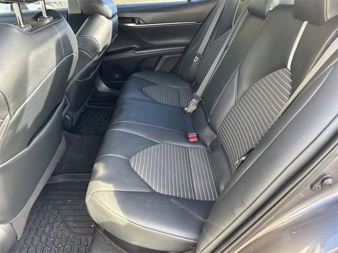 Used 2020 Toyota Camry SE w/ Sunroof Package image 20