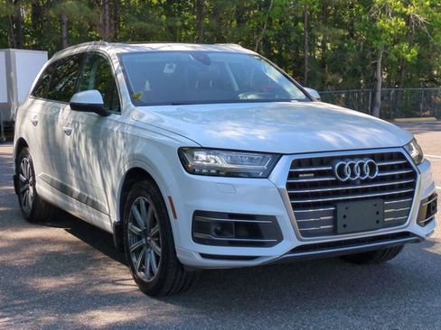 Used 2017 Audi Q7 3.0T Prestige AWD/4WD image 3