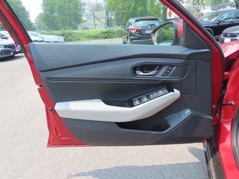Used 2025 Honda Accord Touring image 15