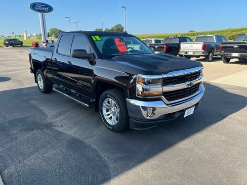 Used 2018 Chevrolet Silverado 1500 LT w/ All Star Edition AWD/4WD image 3
