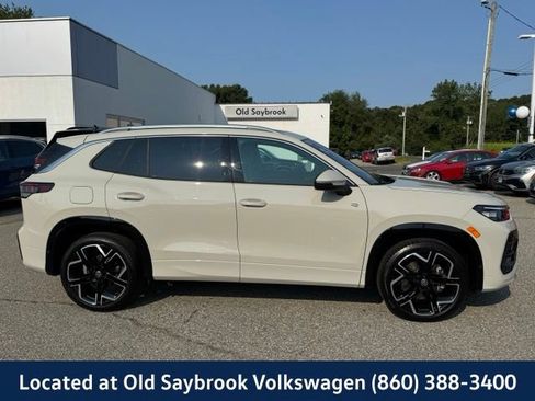 Certified 2025 Volkswagen Tiguan SEL R-Line AWD/4WD image 4
