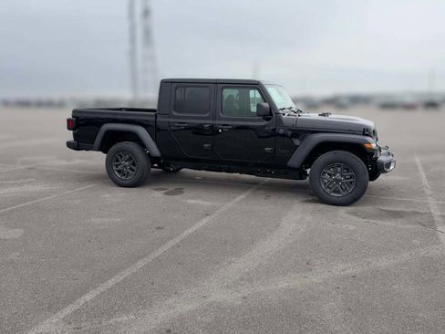 New 2026 Jeep Gladiator Sport image 15