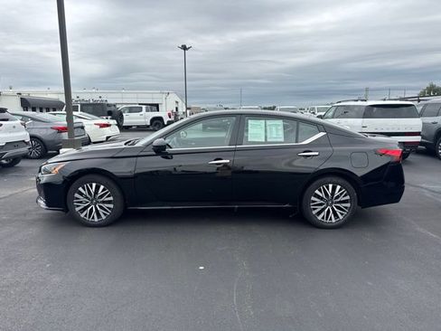 Used 2025 Nissan Altima 2.5 SV FWD image 6